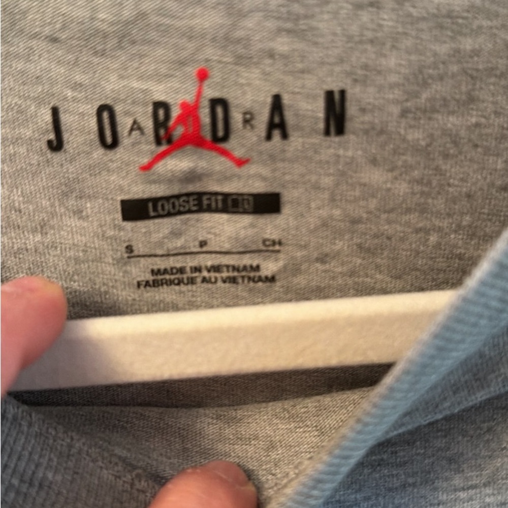 Jordan Gray cropped, loose fit Tee - Picture 3 of 3